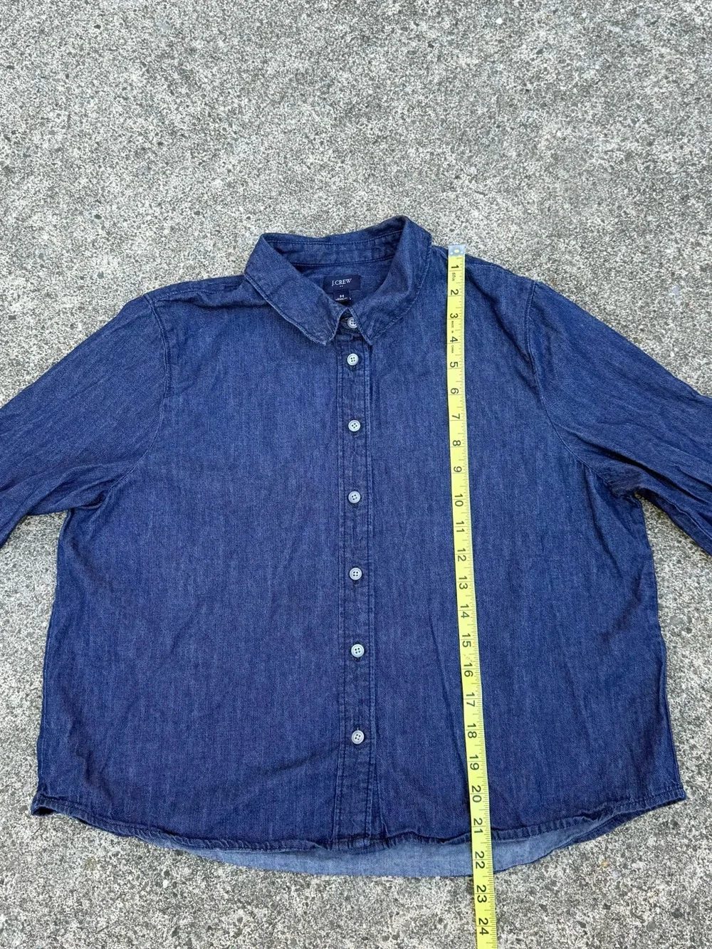 J.Crew Cropped Dark Wash Denim Shirt Size M | Classic Capsule Staple - Picture 8 of 11